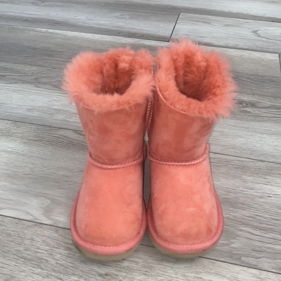 Ugg Bailey Bow ll Girls Size 7 Pink Suede Sheepskin Water Resistant Boots - Picture 3 of 5